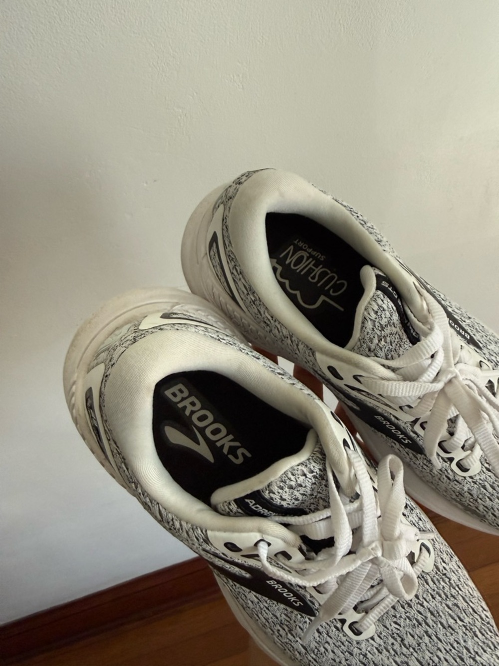 Brooks Adrenaline GTS 23 Running Shoes – Women’s Size 6 (Medium) - Picture 5 of 8